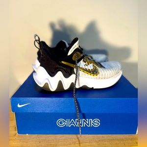 Nike Giannis Immortality